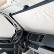 Store d'occultation REMIfront Pare-brise - Man TGE / VW Crafter : A partir de 2024 - Avec compartiment de rangement supérieur Remis