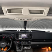 Store d'occultation REMIfront Pare-brise - Man TGE / VW Crafter : De 2019 à 2024 - Avec compartiment de rangement supérieur - Système horizontal