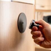 Crochet aimanté SPOT avec patin métallique 3M